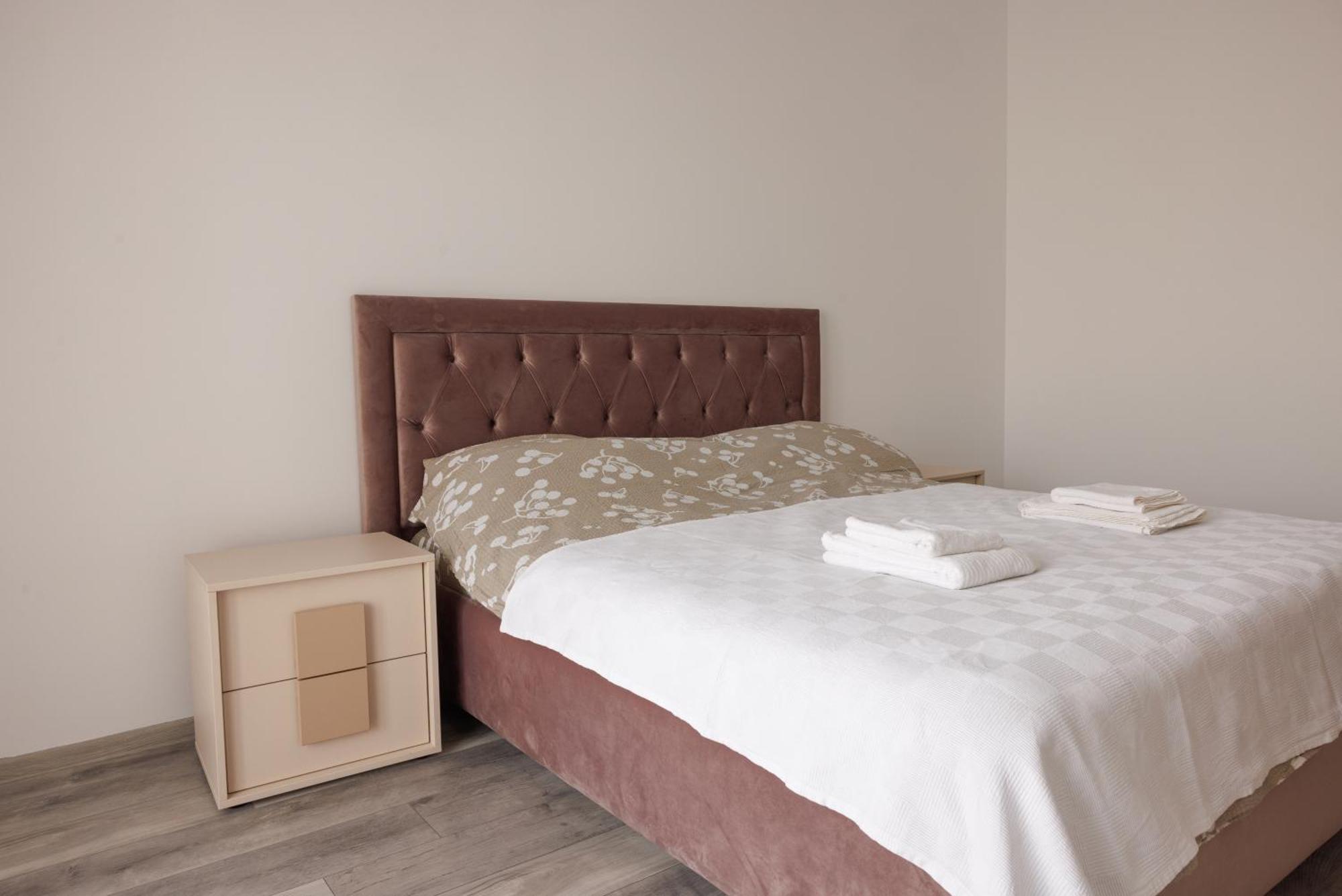 Rescossa Apartment Bukares Bagian luar foto